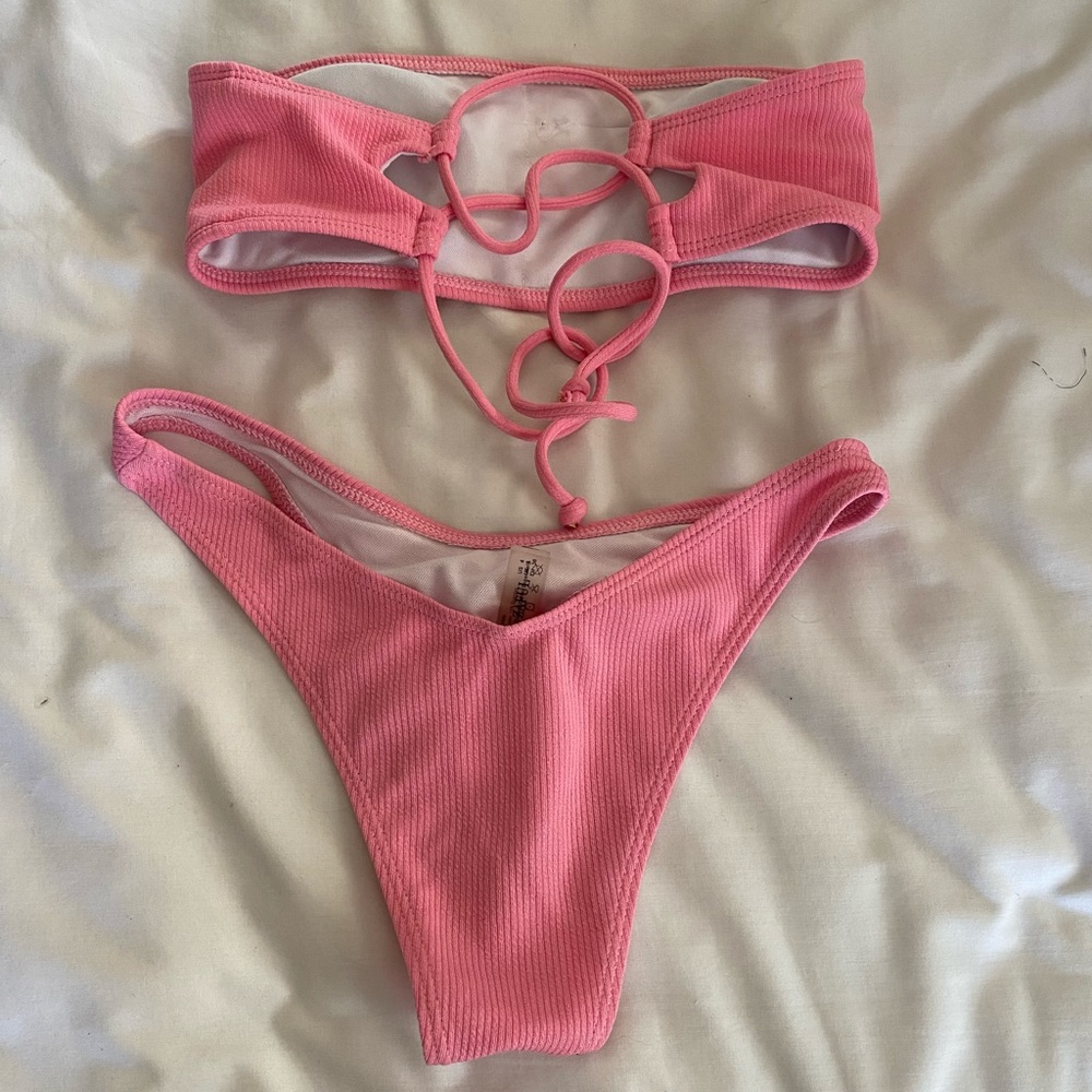 Pink bikini - Picture 2 of 2